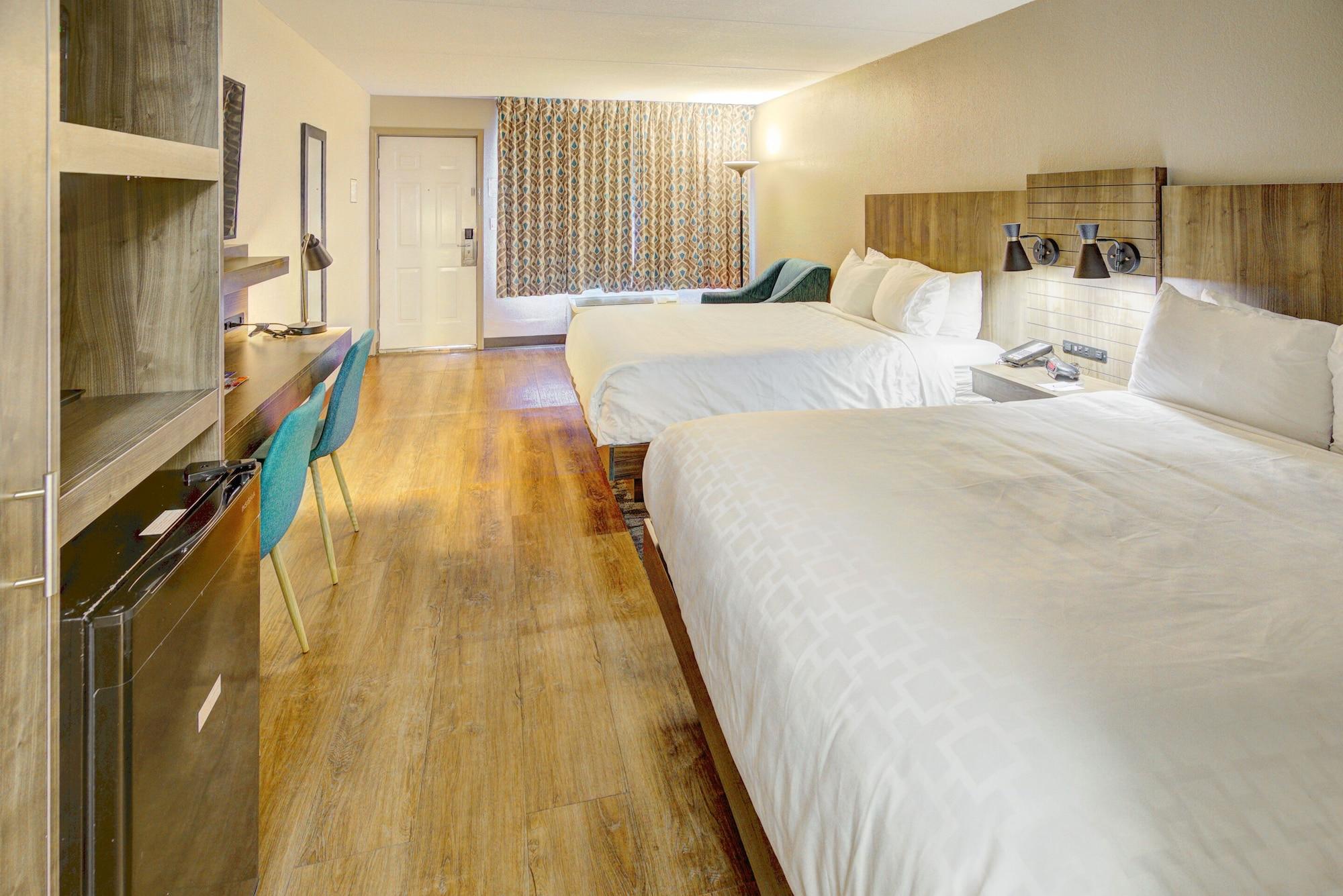 Отель Clarion Pointe Downtown Гатлинбург Экстерьер фото
