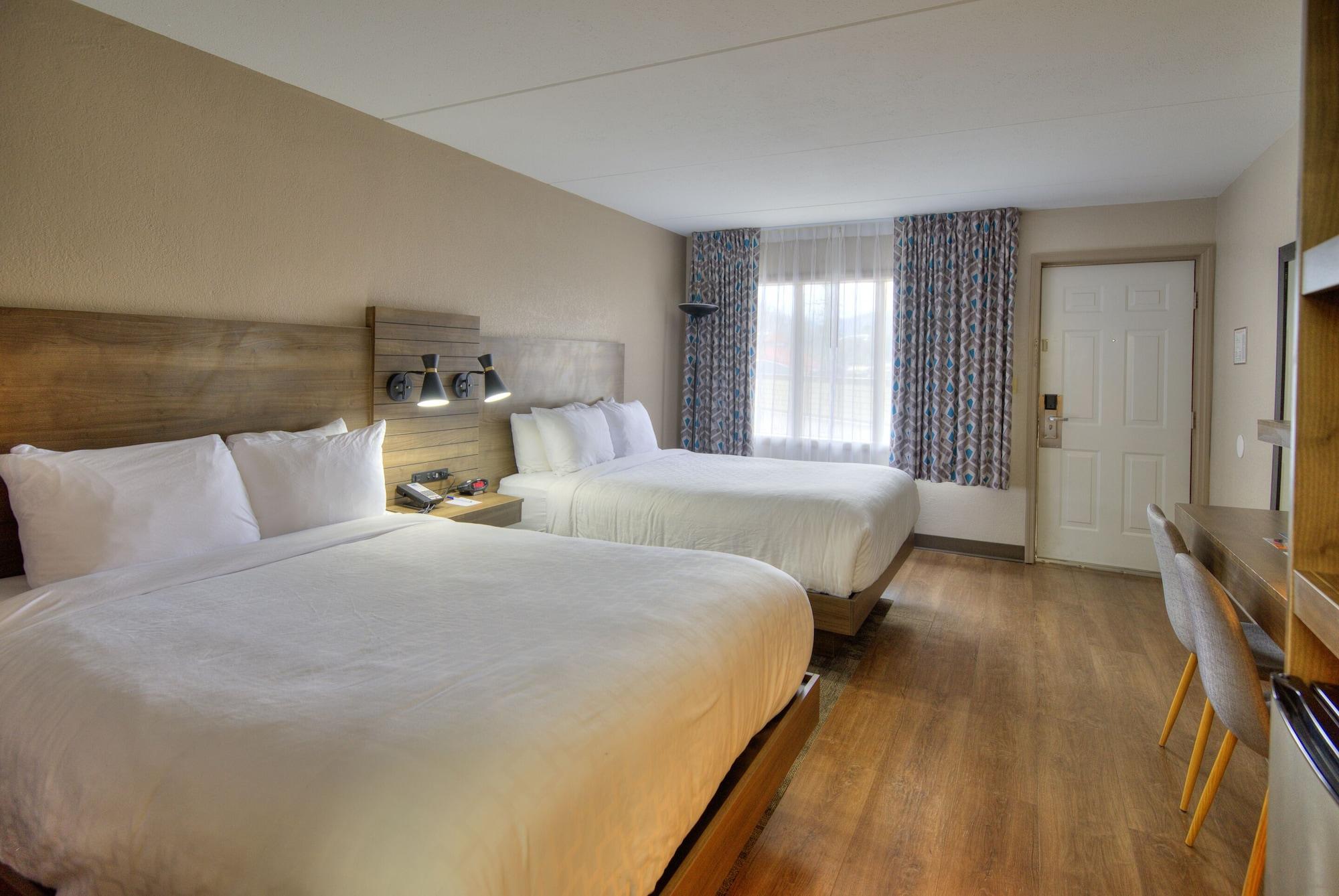 Отель Clarion Pointe Downtown Гатлинбург Экстерьер фото