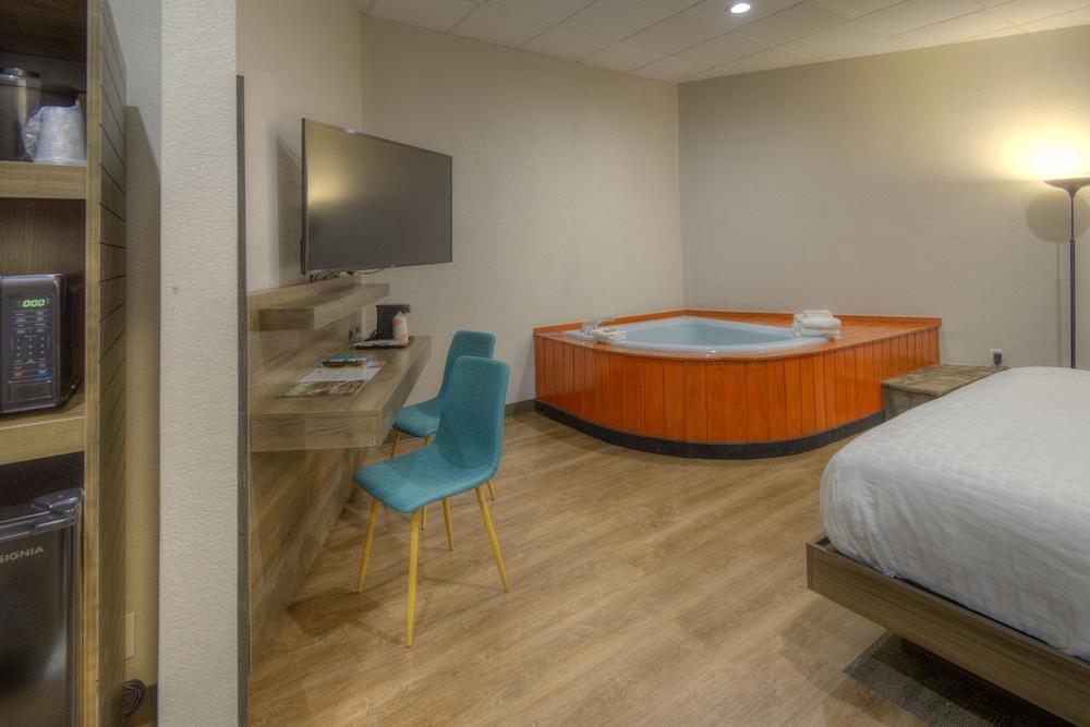 Отель Clarion Pointe Downtown Гатлинбург Экстерьер фото
